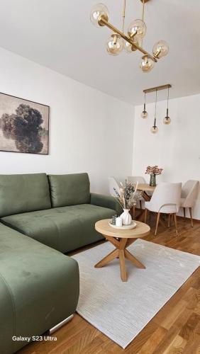Apartman Zlatni TRG sa modernim enterijerom u centru Zlatibora